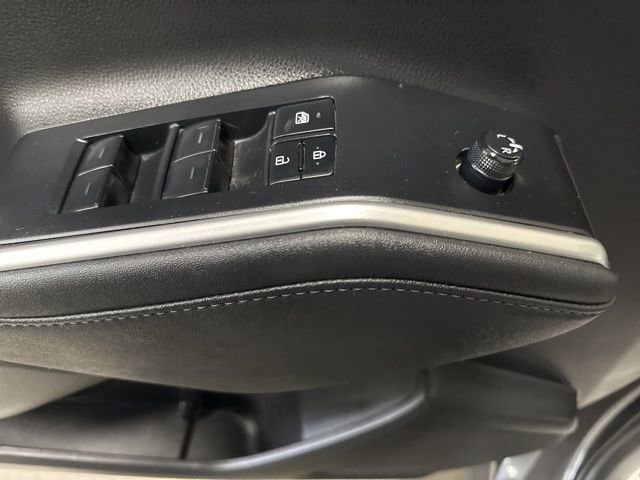 Used 2023 Toyota Highlander XLE w/ Protection Package #3 (TMS) image 23