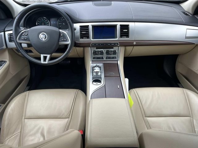 Used 2013 Jaguar XF image 3