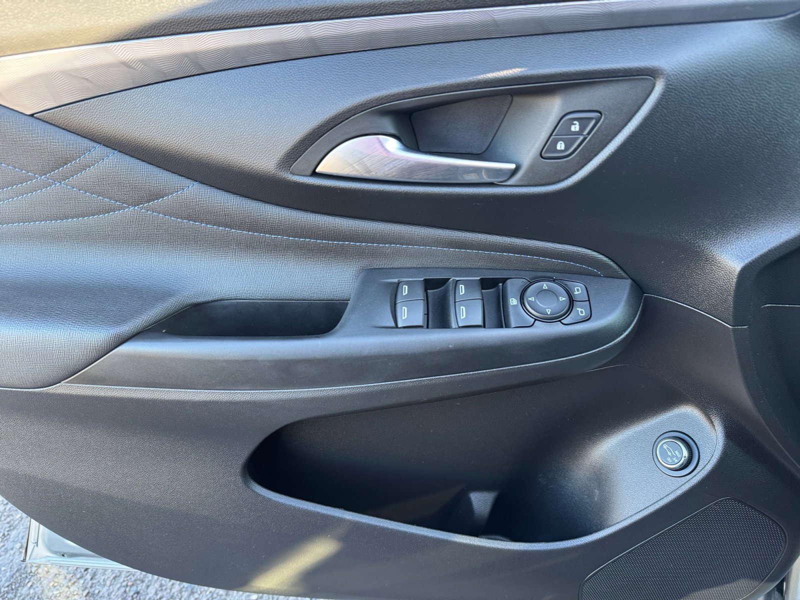 Used 2025 Buick Envista Sport Touring w/ Convenience I Package image 14