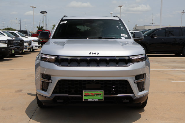 New 2026 Jeep Grand Wagoneer Limited AWD/4WD image 2