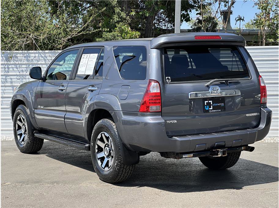 Used 2007 Toyota 4Runner SR5 AWD/4WD image 3
