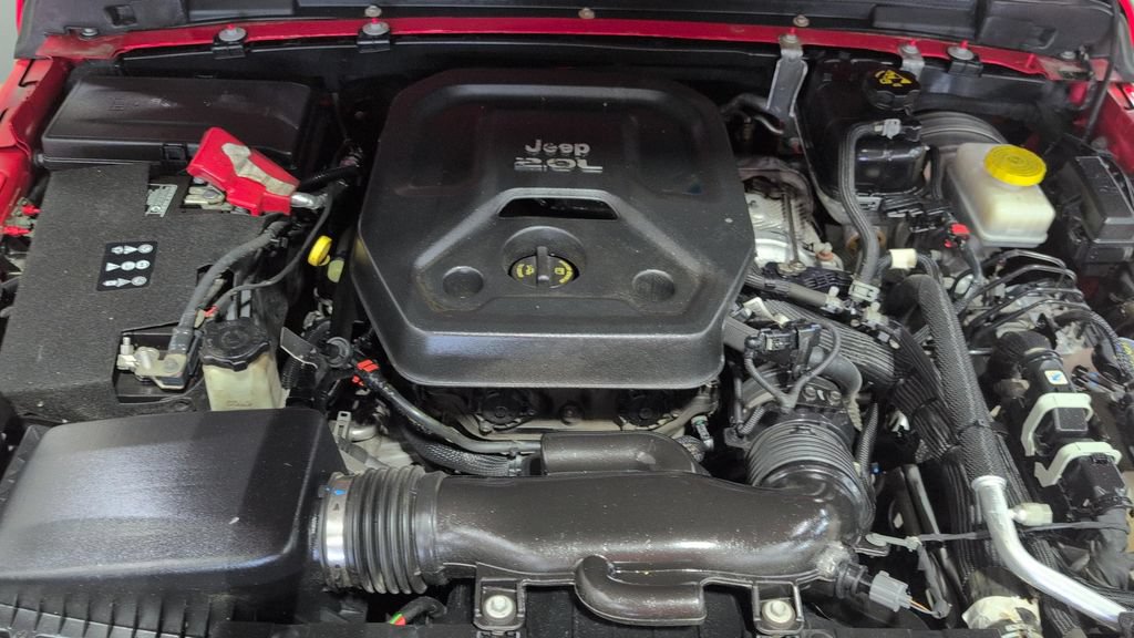 Used 2018 Jeep Wrangler Unlimited Sahara w/ Uconnect 4C Nav & Sound Group AWD/4WD image 25