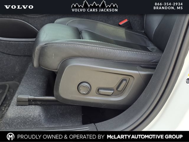 Used 2024 Volvo XC40 B5 Plus w/ Protection Package Premier AWD/4WD image 16