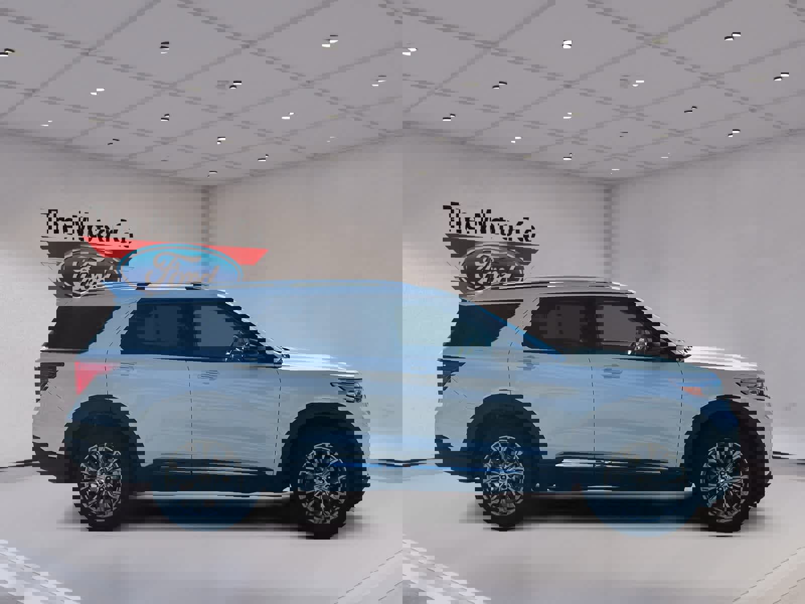 Certified 2022 Ford Explorer Limited w/ Class IV Trailer Tow Package image 4