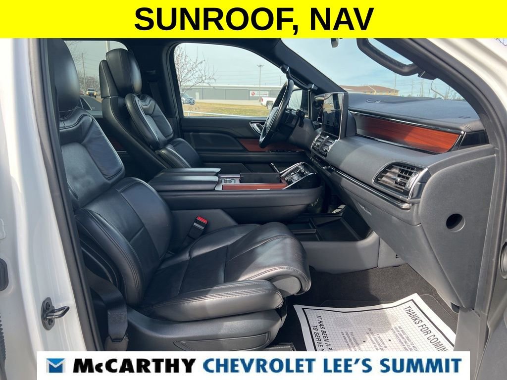 Used 2023 Lincoln Navigator Reserve image 32