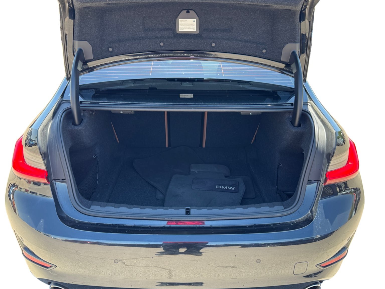 Used 2020 BMW 330i Sedan w/ Convenience Package RWD image 19