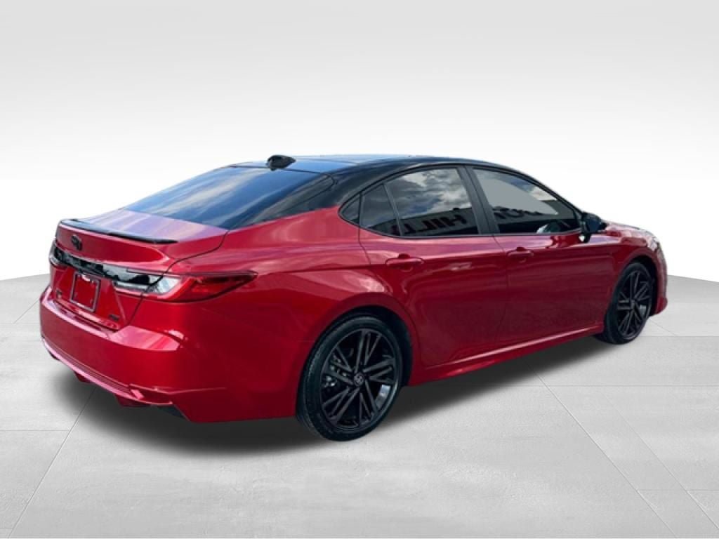 Used 2025 Toyota Camry XSE FWD image 7