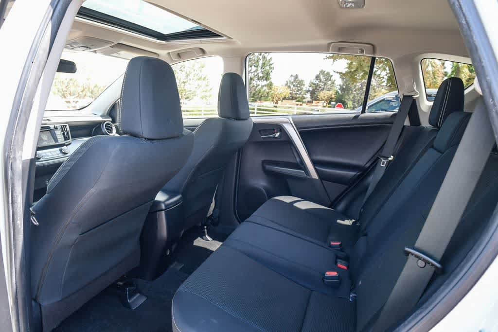 Used 2018 Toyota RAV4 XLE FWD image 18
