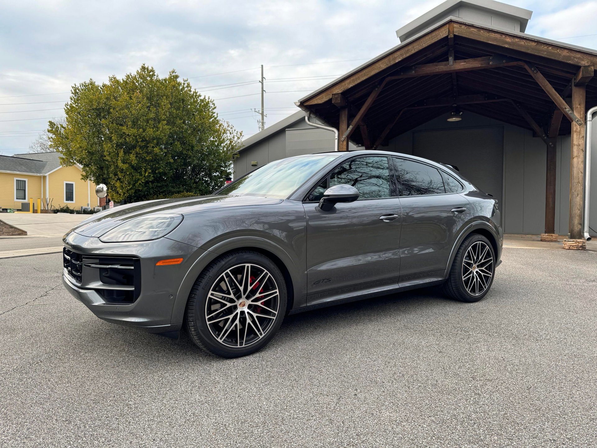 Used 2025 Porsche Cayenne GTS image 5