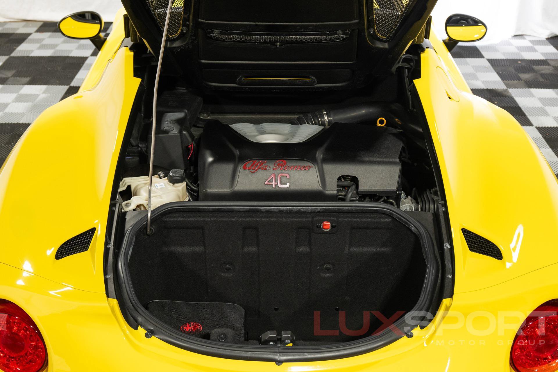 Used 2016 Alfa Romeo 4C Spider RWD image 58