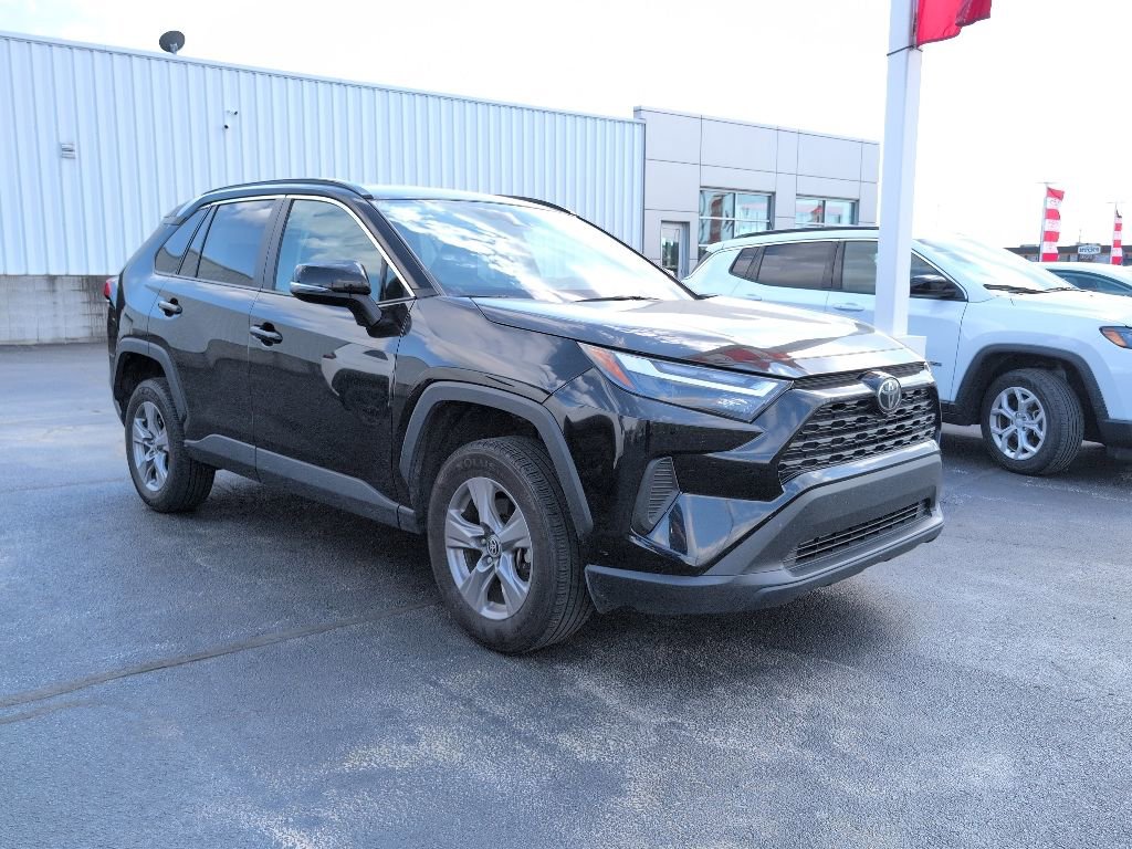 Used 2024 Toyota RAV4 XLE FWD image 2