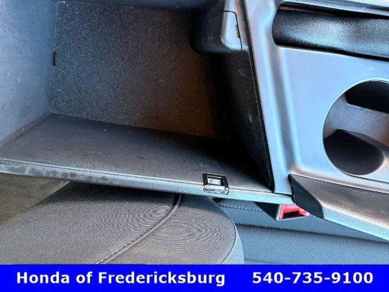 Used 2023 Hyundai Elantra SE w/ Preferred Accessory Package image 22