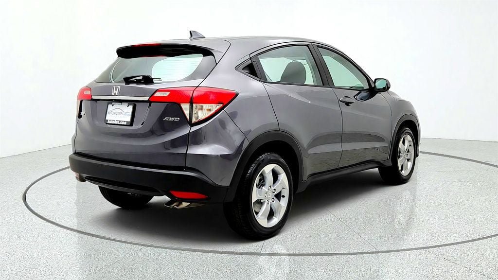 Used 2019 Honda HR-V LX image 5