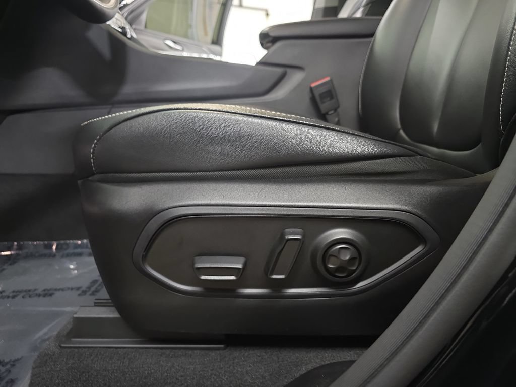 Certified 2023 Jeep Grand Cherokee Limited AWD/4WD image 30