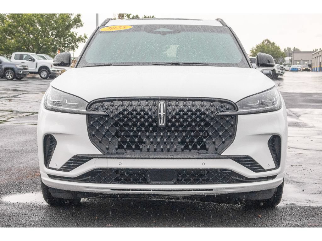 Used 2025 Lincoln Aviator Reserve w/ Equipment Group 201A AWD/4WD image 8
