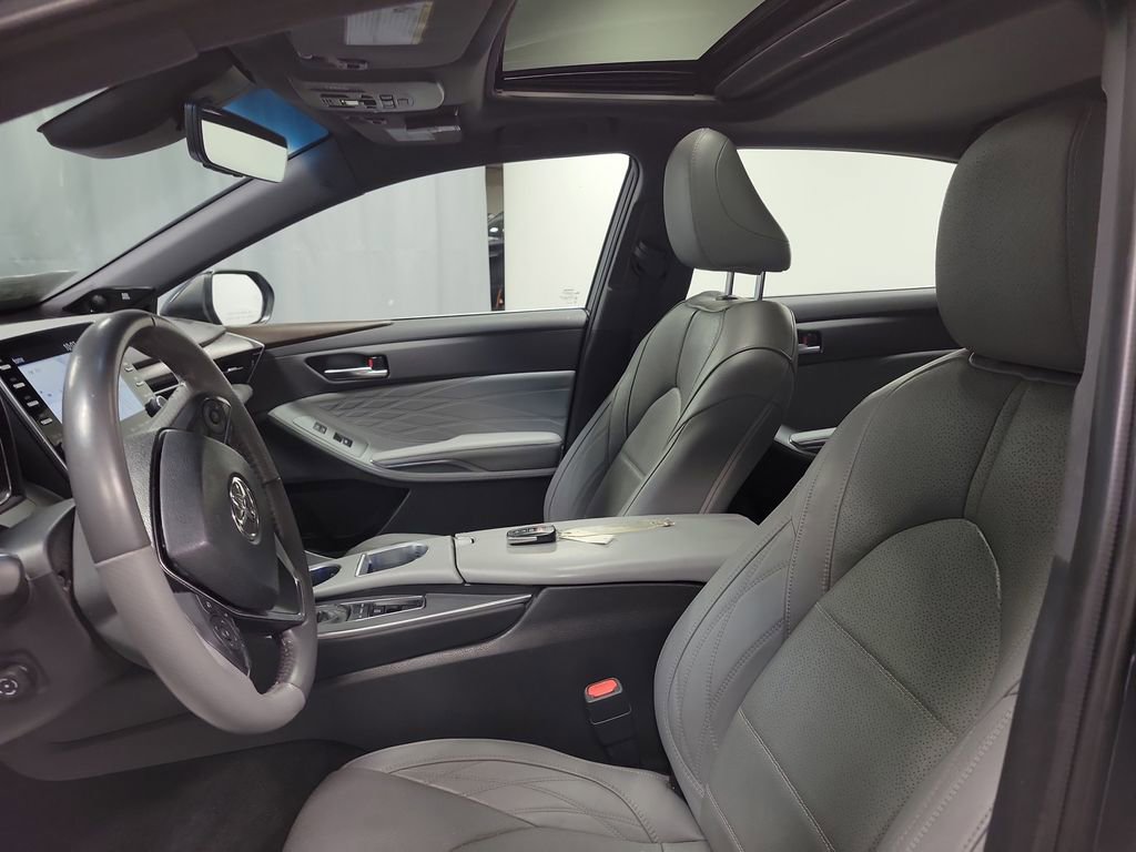 Used 2019 Toyota Avalon Limited image 12