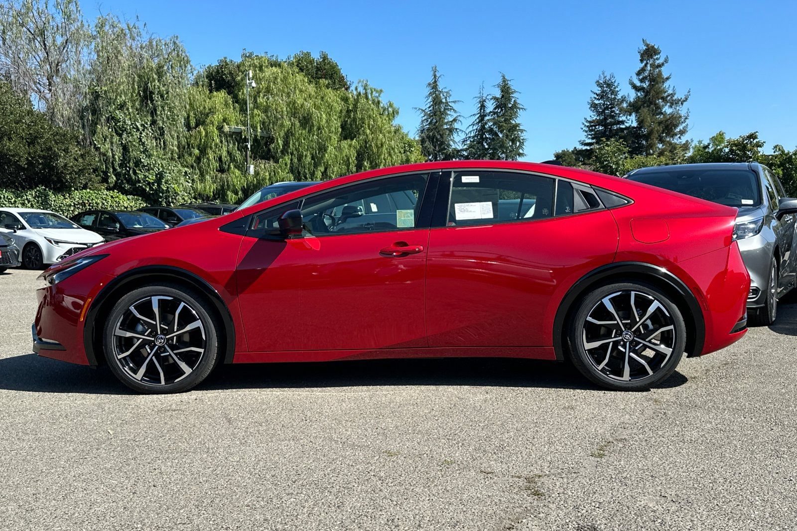 New 2026 Toyota Prius Plug-In Hybrid FWD image 6