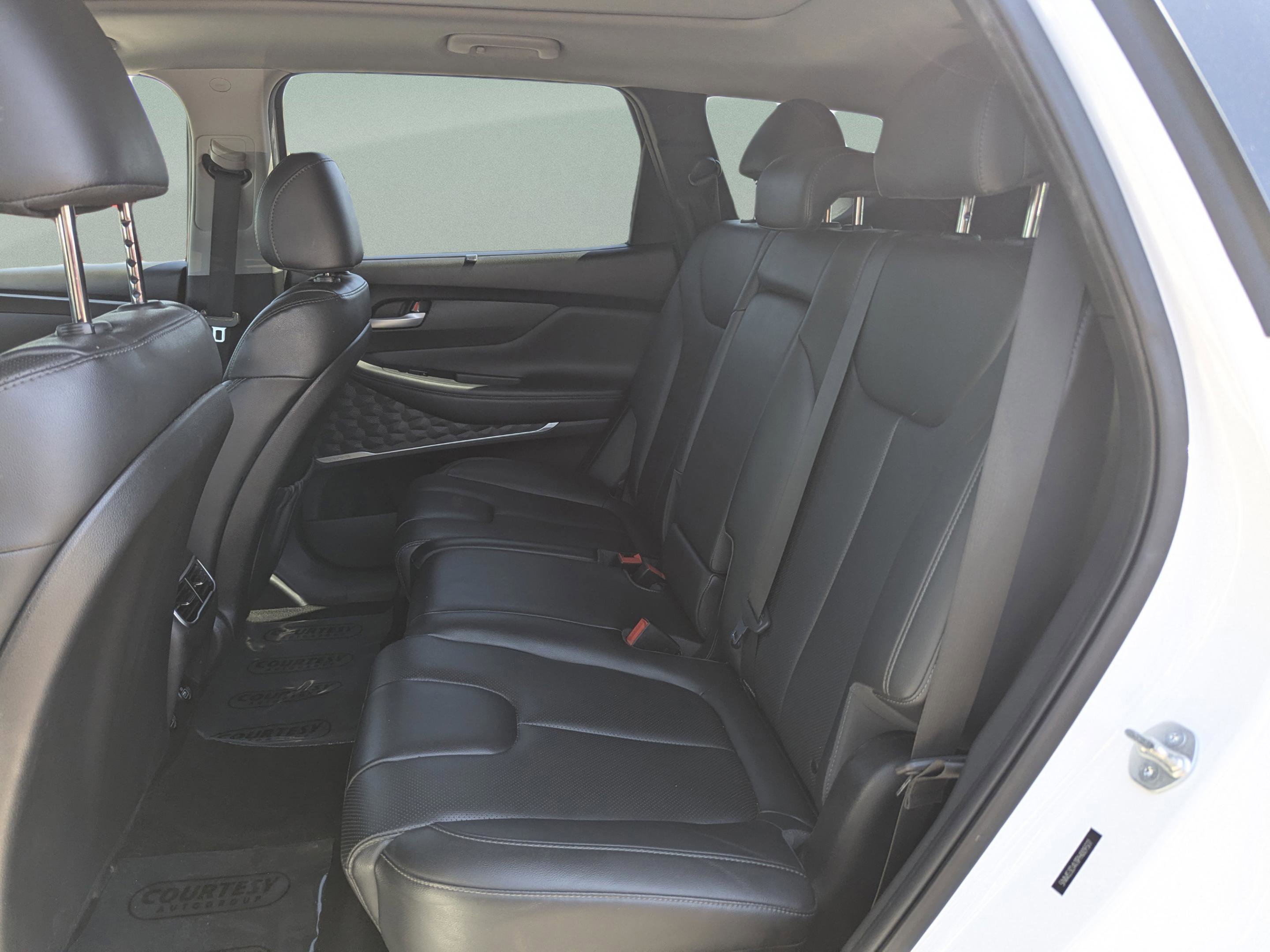 Certified 2023 Hyundai Santa Fe SEL Premium AWD/4WD image 16