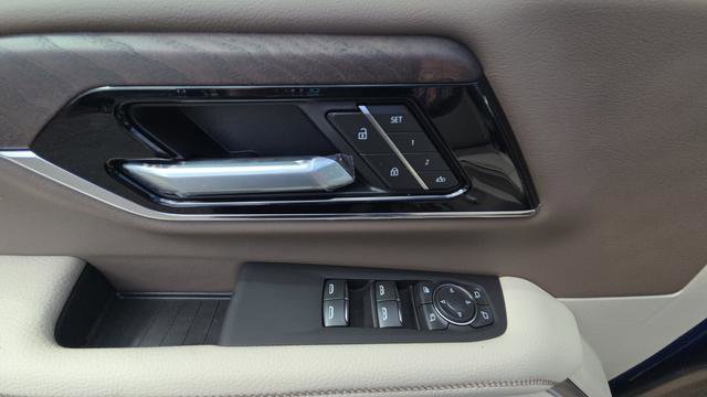 New 2026 GMC Yukon Denali w/ Sun & Power Step Package image 28