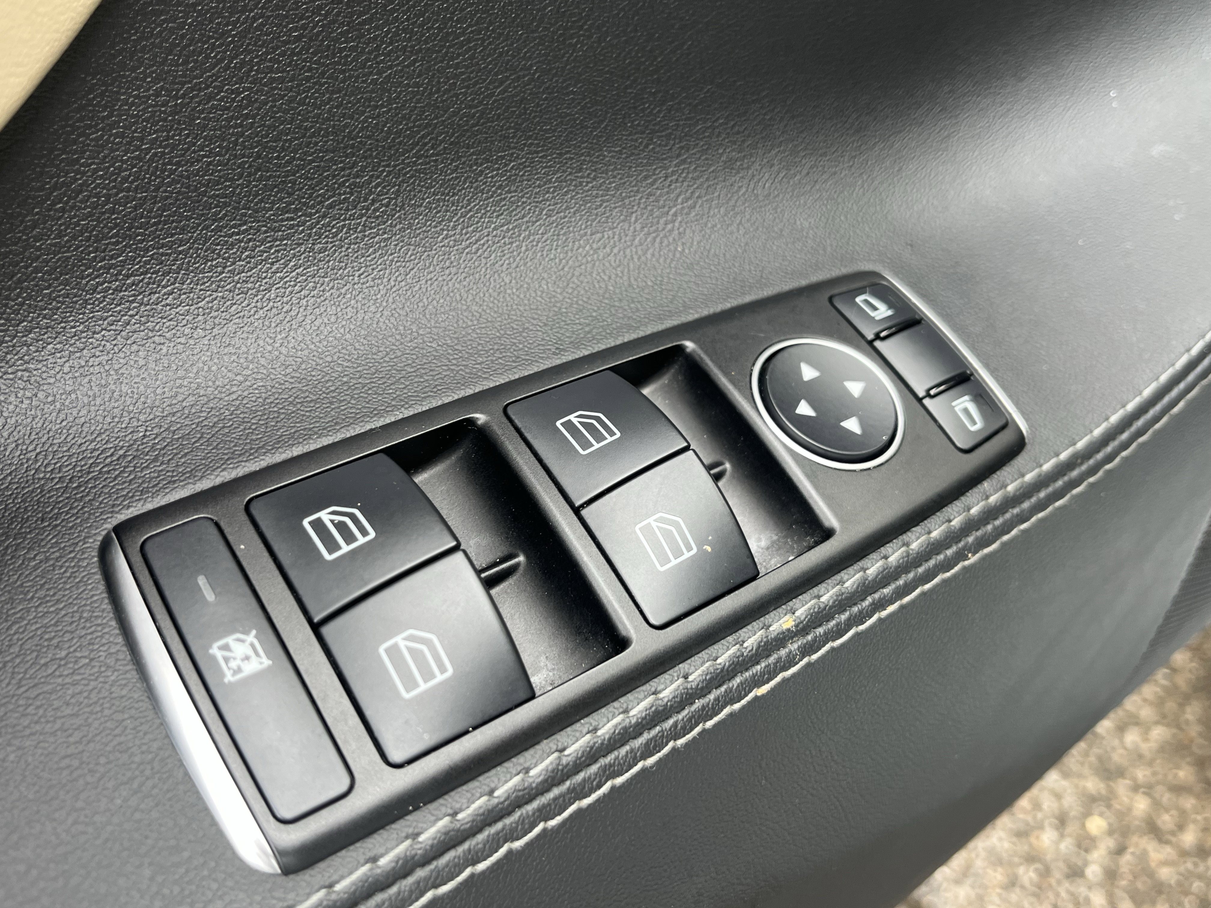 Used 2014 Tesla Model S 60 image 11