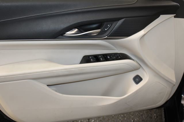 Used 2021 Cadillac CT4 Luxury w/ Cold Weather Package AWD/4WD image 10