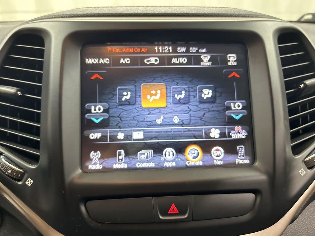 Used 2016 Jeep Cherokee Limited AWD/4WD image 14