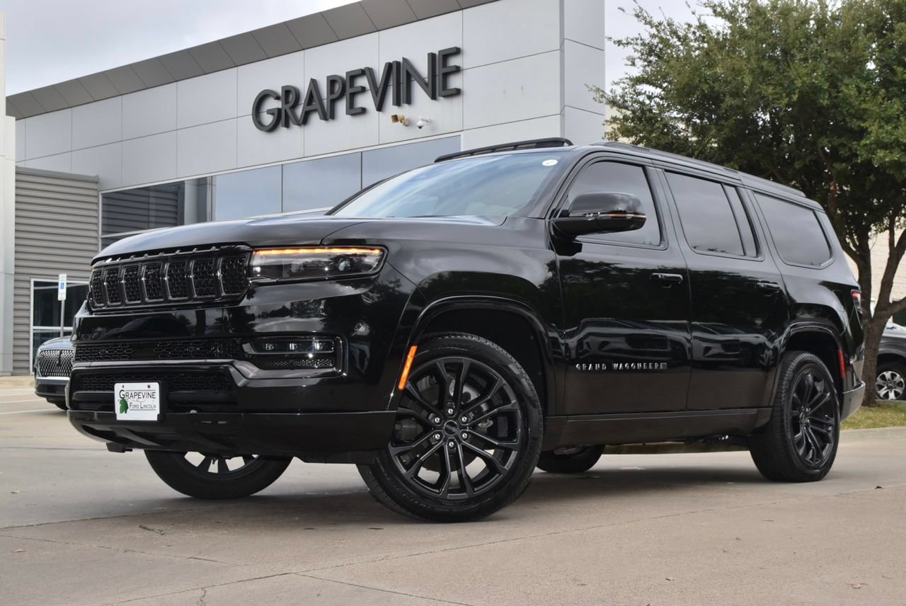 Used 2024 Jeep Grand Wagoneer Series III w/ Rear Seat Video Group 1 AWD/4WD image 2
