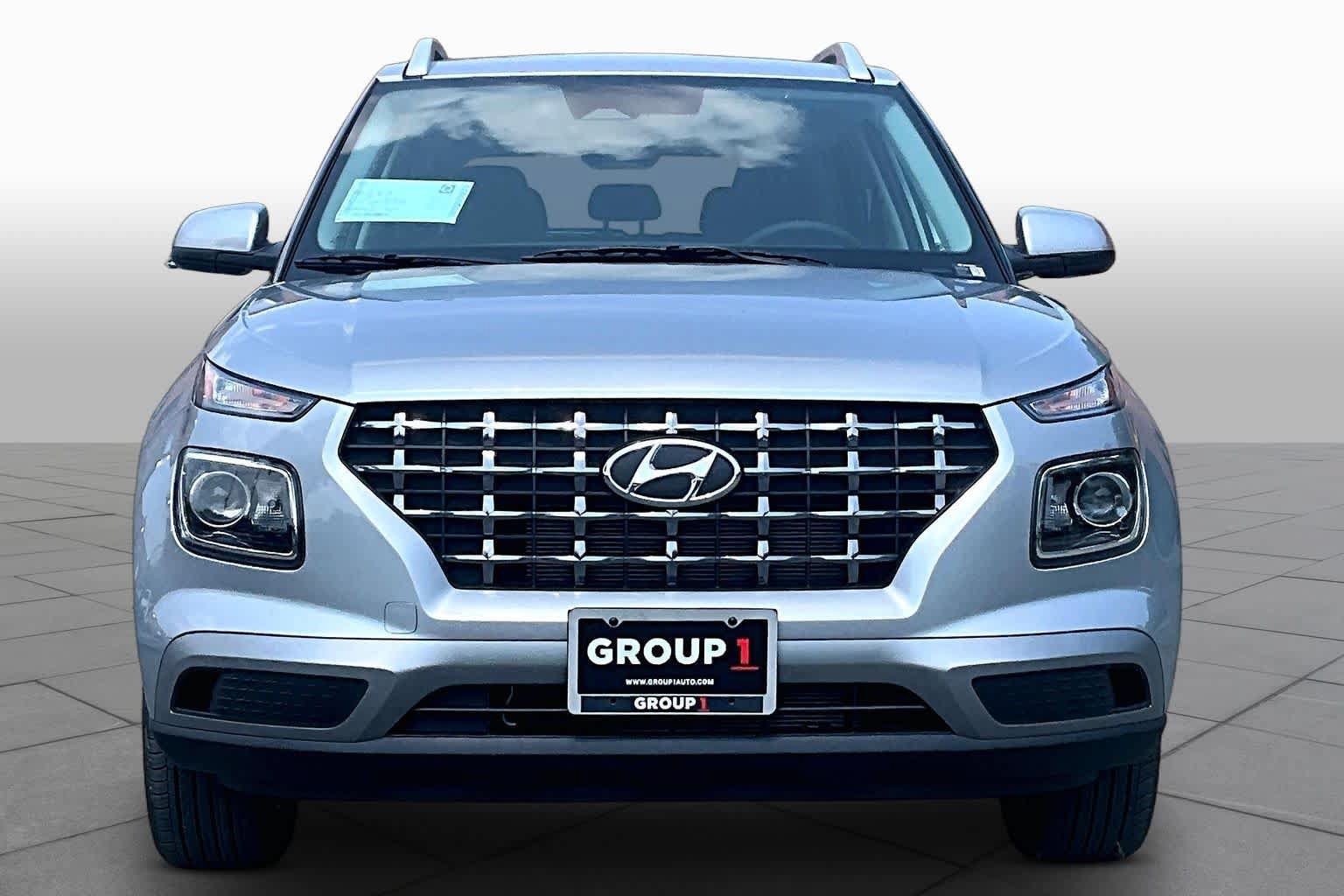 New 2026 Hyundai Venue SEL FWD image 3