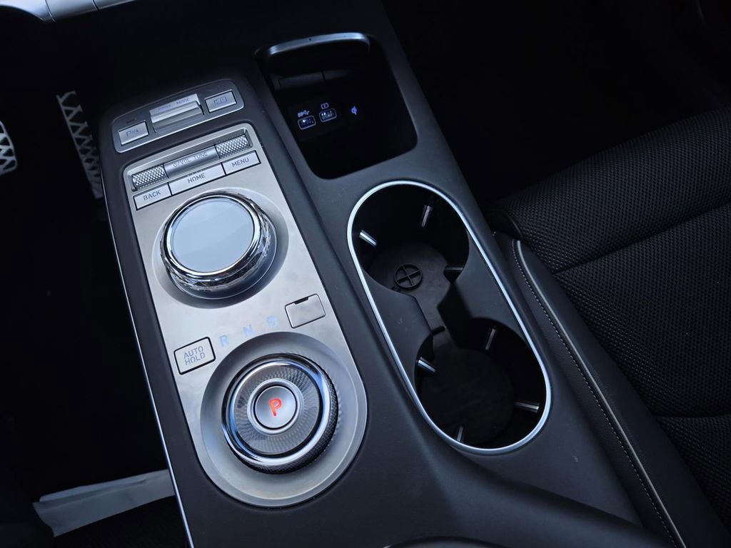 Used 2025 Genesis GV70 3.5T Sport image 27