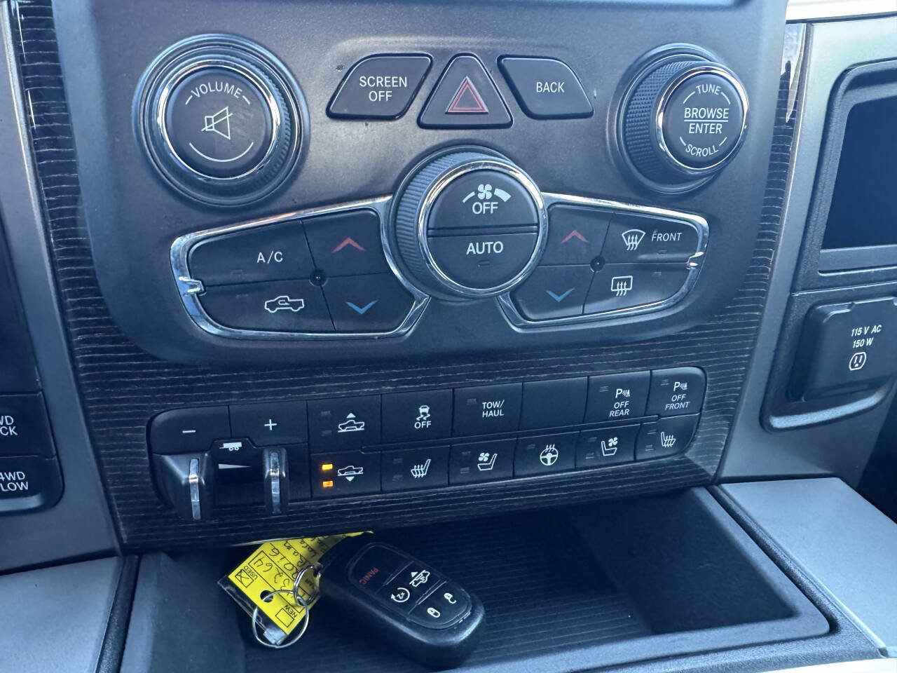 Used 2016 RAM 1500 Limited image 24