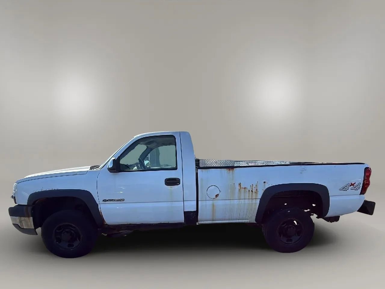Used 2005 Chevrolet Silverado 2500 W/T w/ Snow Plow Prep Package image 2