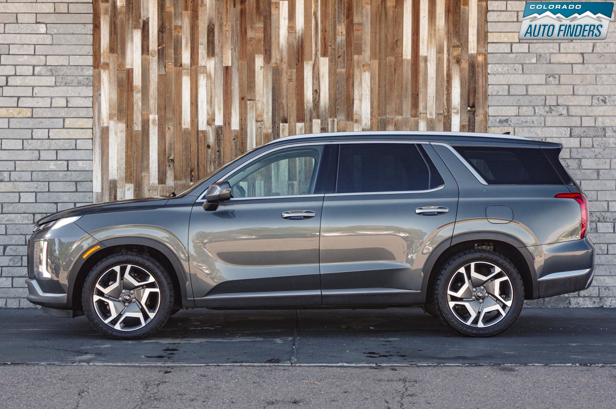 Used 2024 Hyundai Palisade Limited AWD/4WD image 3
