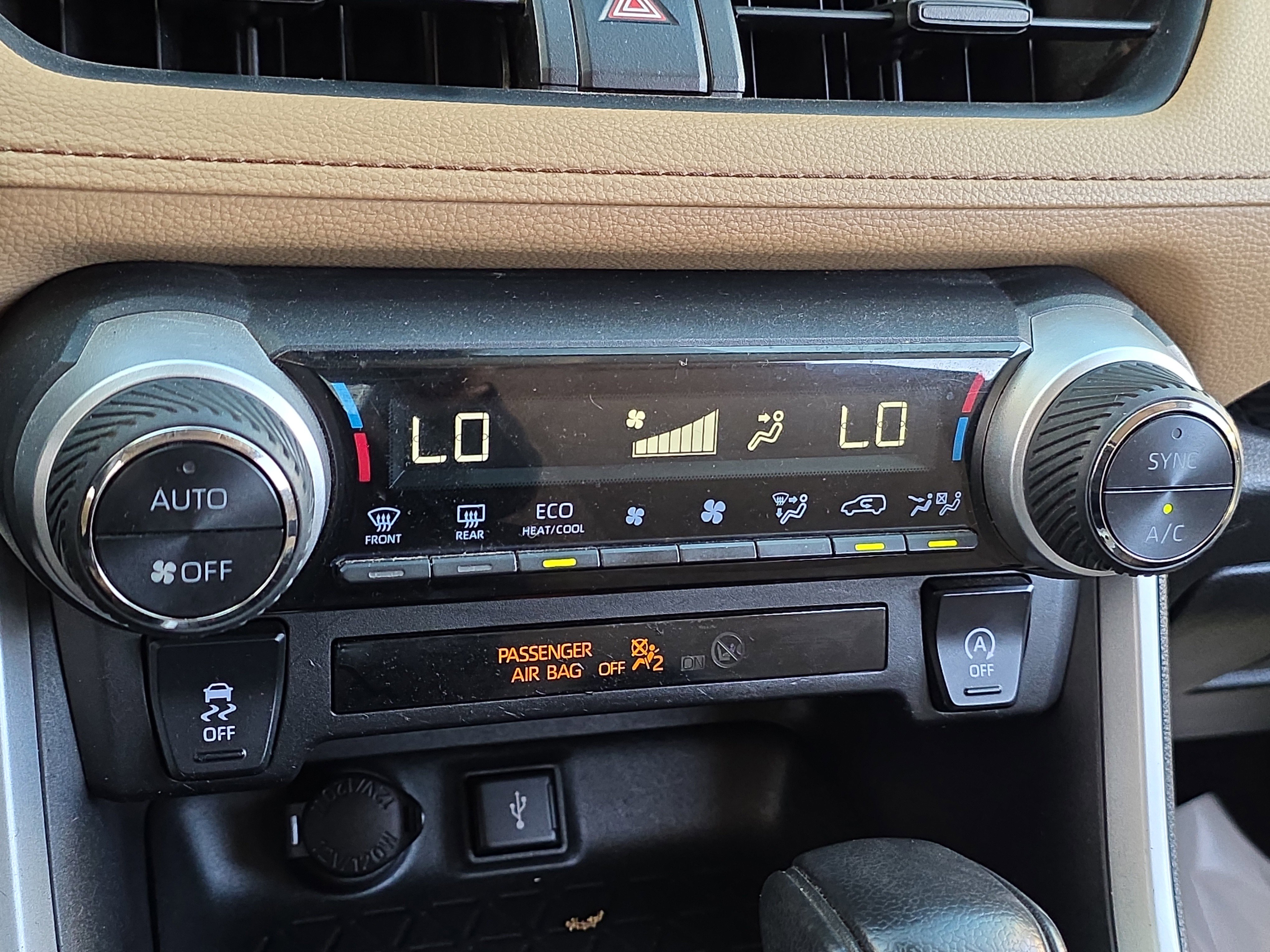 Used 2021 Toyota RAV4 XLE image 18