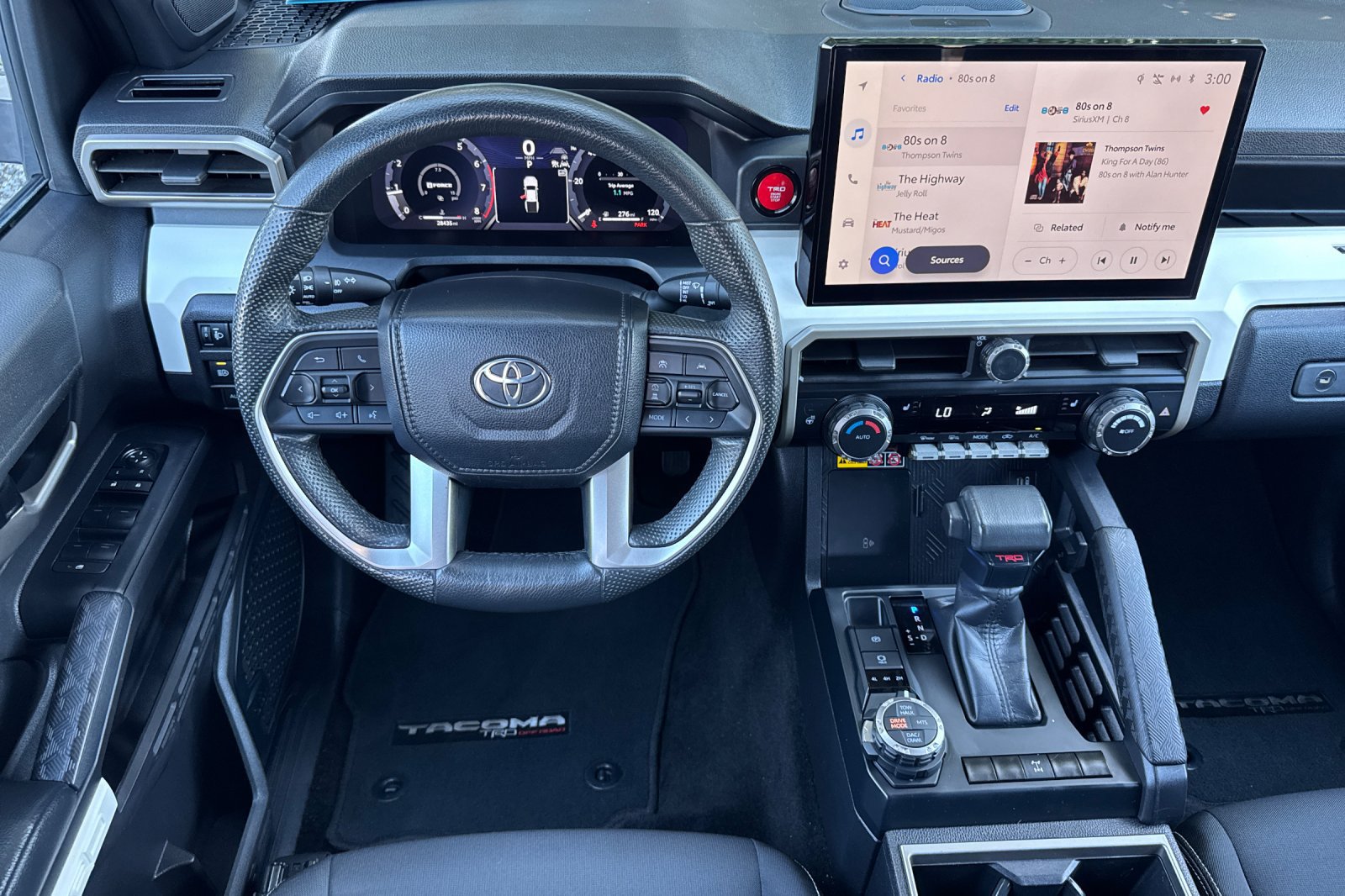 Used 2024 Toyota Tacoma TRD Off-Road w/ TRD Off Road Upgrade Package AWD/4WD image 18