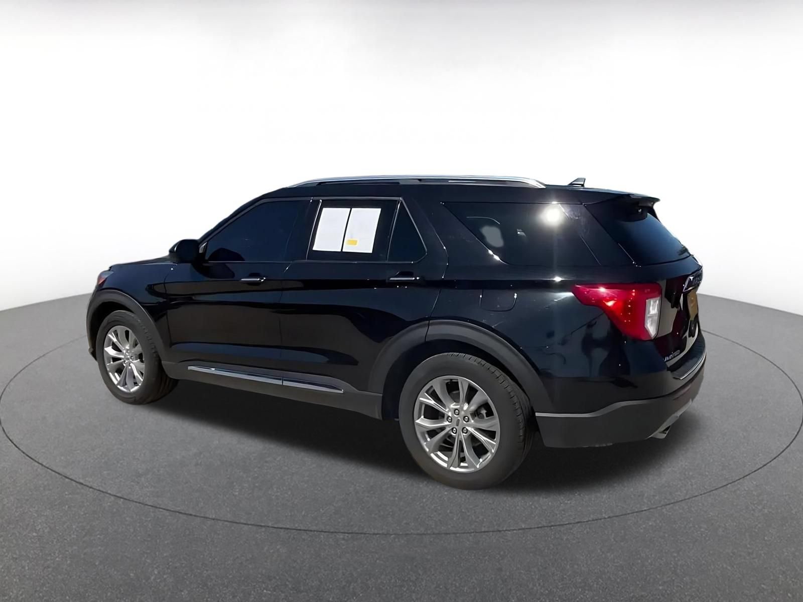Used 2024 Ford Explorer Limited RWD image 9