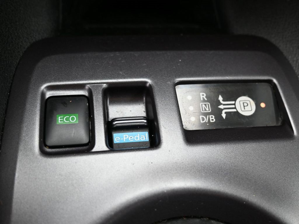 Used 2023 Nissan Leaf S image 26