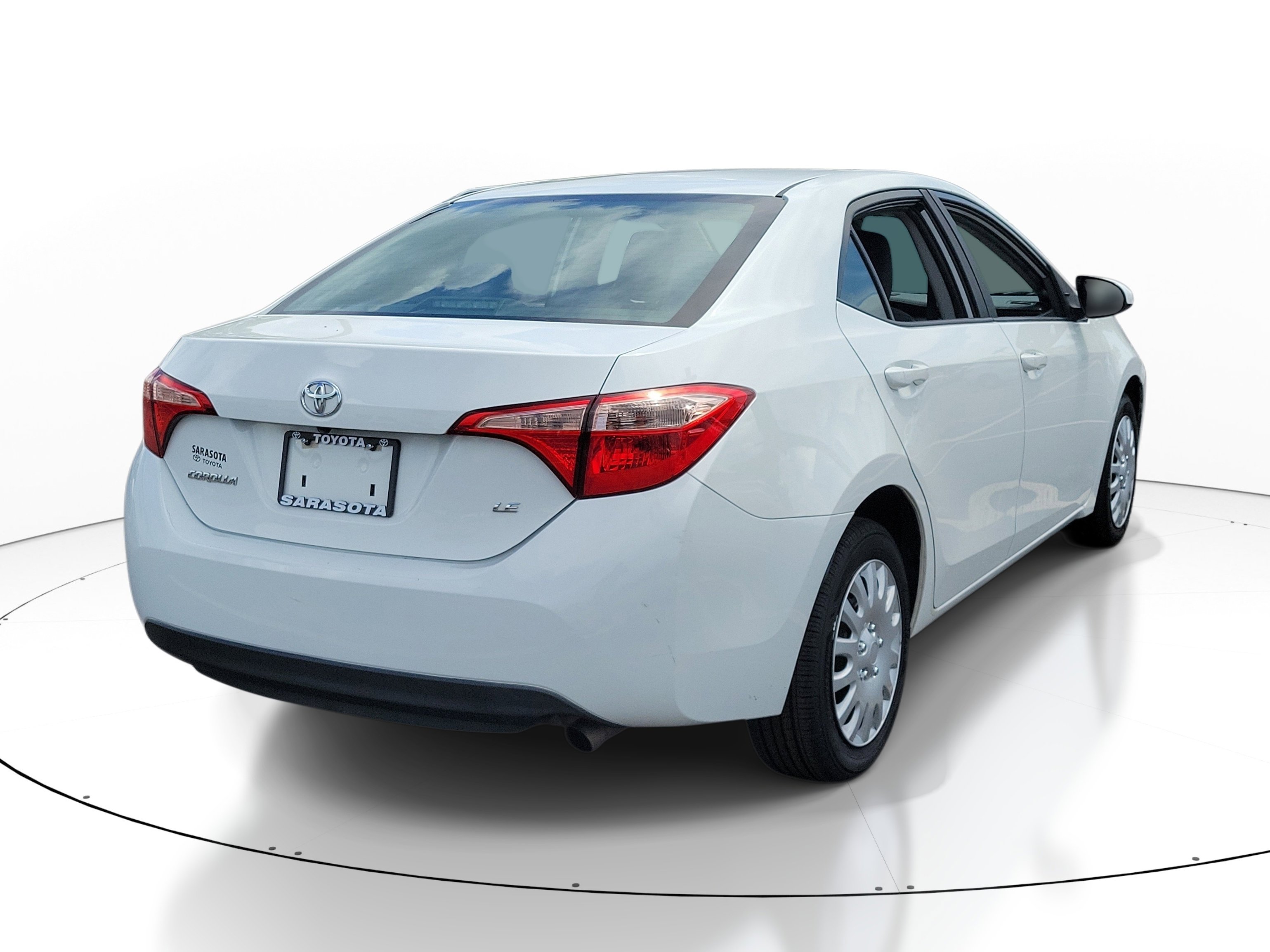 Used 2019 Toyota Corolla LE w/ Carpet Mat Package (TMS) FWD image 6