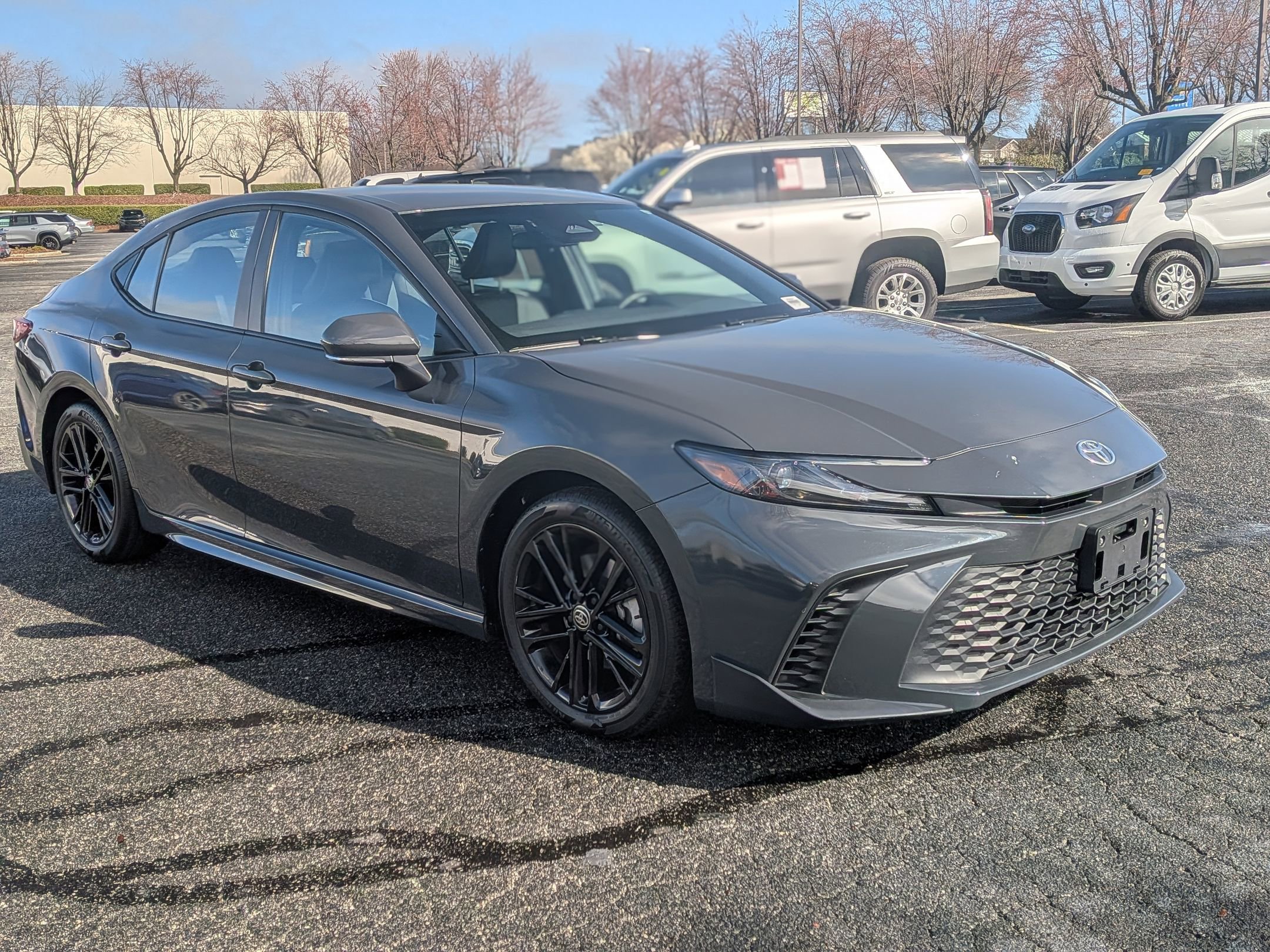 Used 2025 Toyota Camry SE image 2
