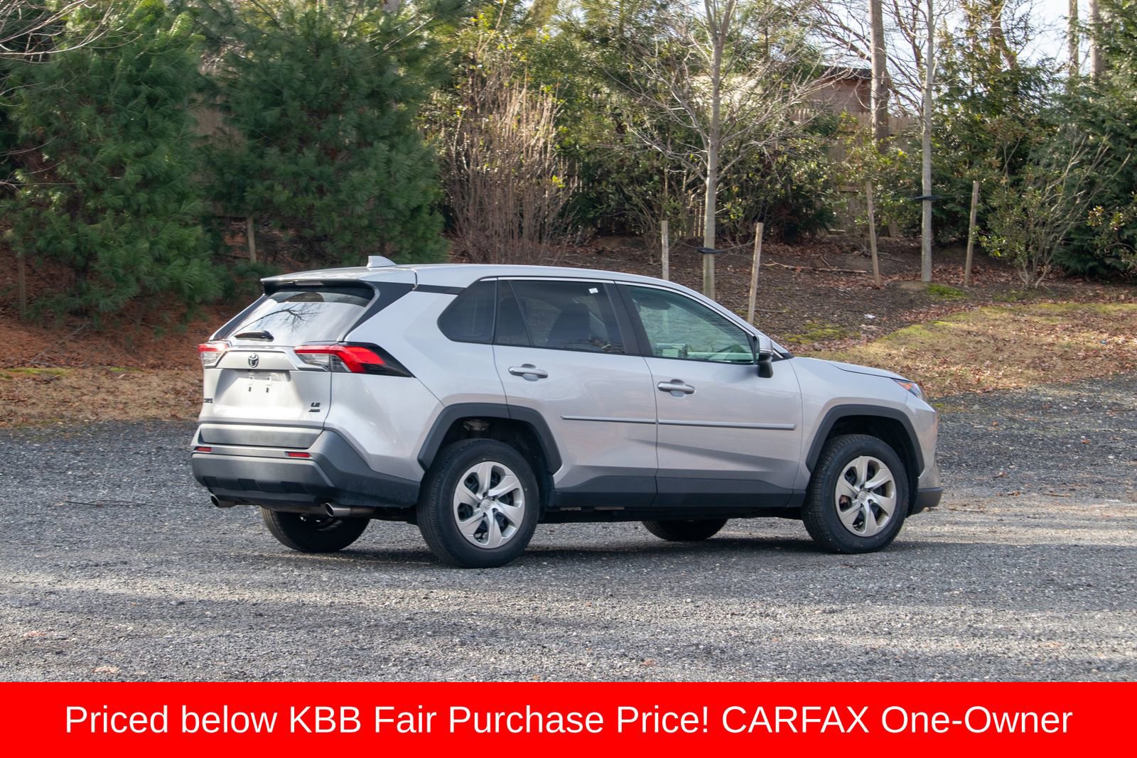 Used 2022 Toyota RAV4 LE image 9