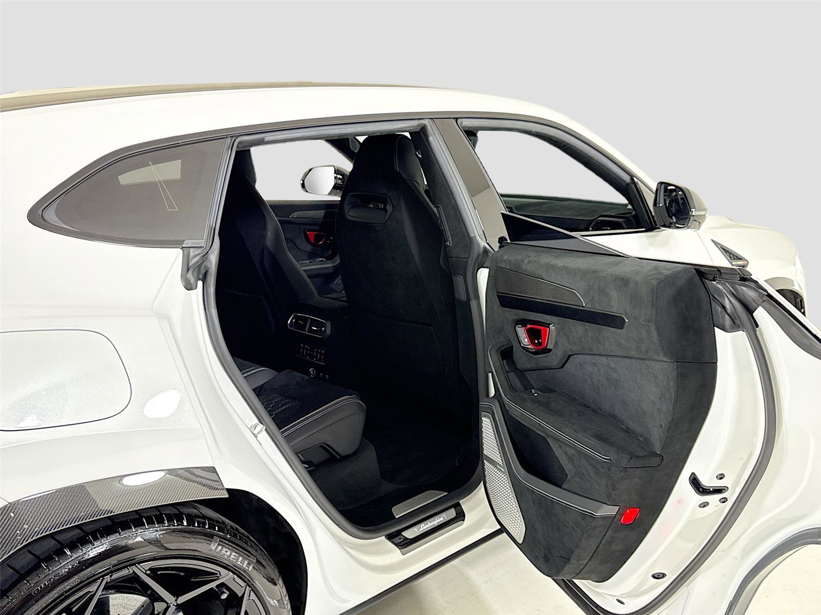 Used 2024 Lamborghini Urus Performante AWD/4WD image 28