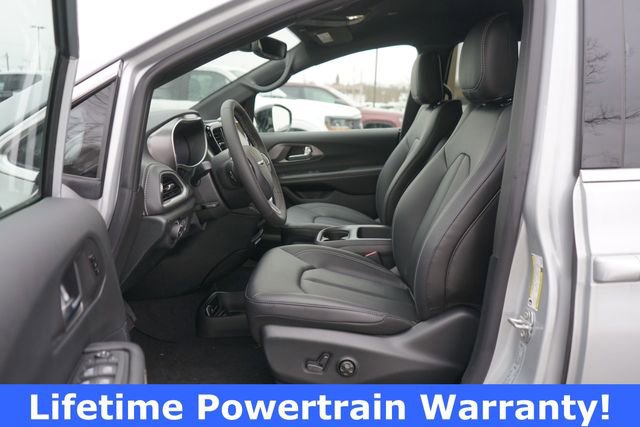 New 2026 Chrysler Pacifica Select image 19