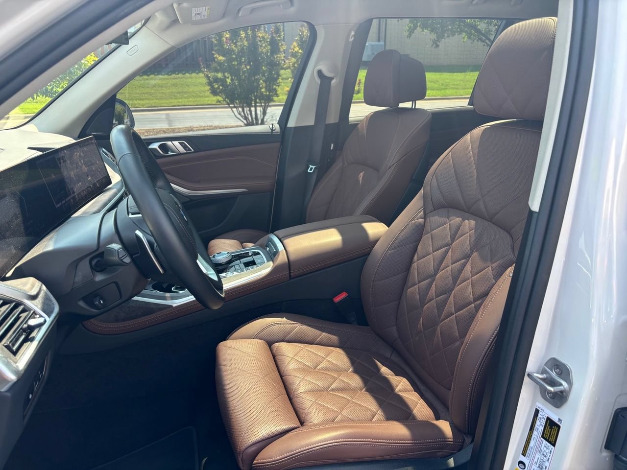 Used 2024 BMW X7 xDrive40i AWD/4WD image 14