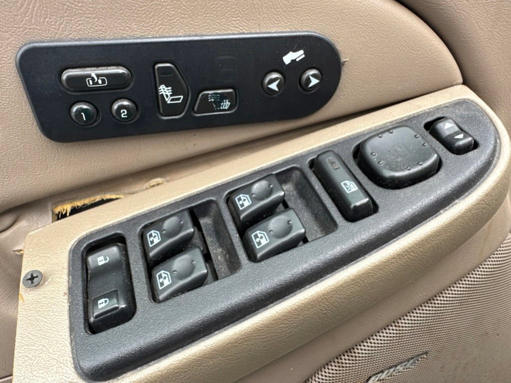 Used 2006 GMC Yukon SLT w/ SLT Preferred Equipment Group AWD/4WD image 15