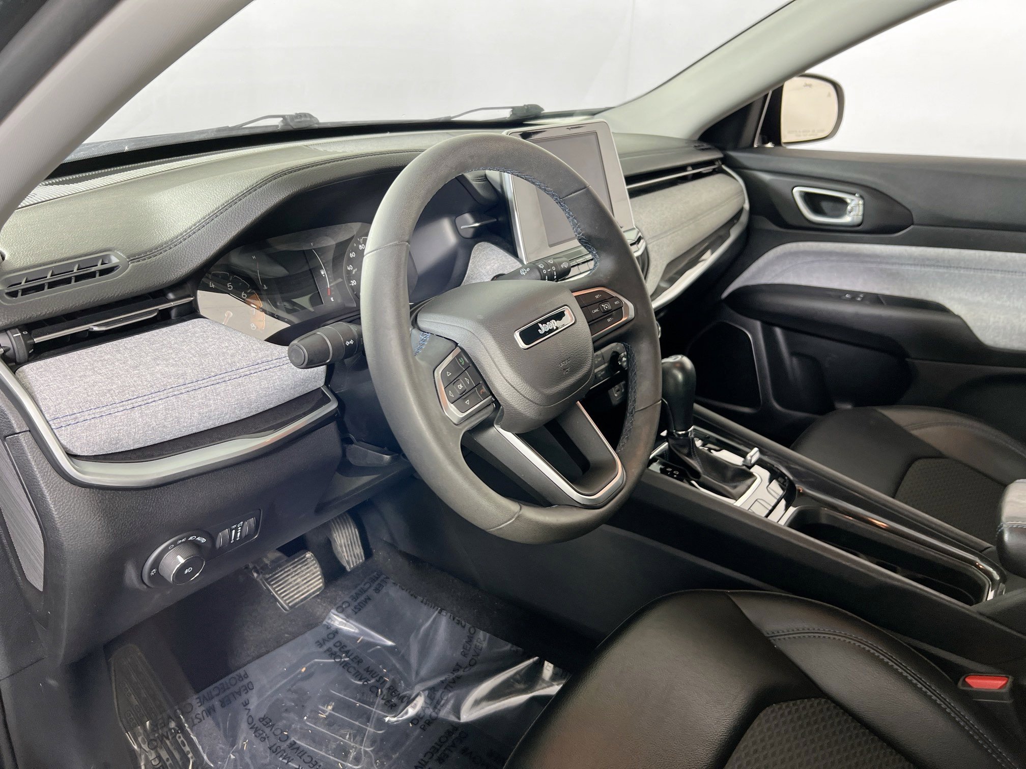 Used 2022 Jeep Compass Latitude image 9