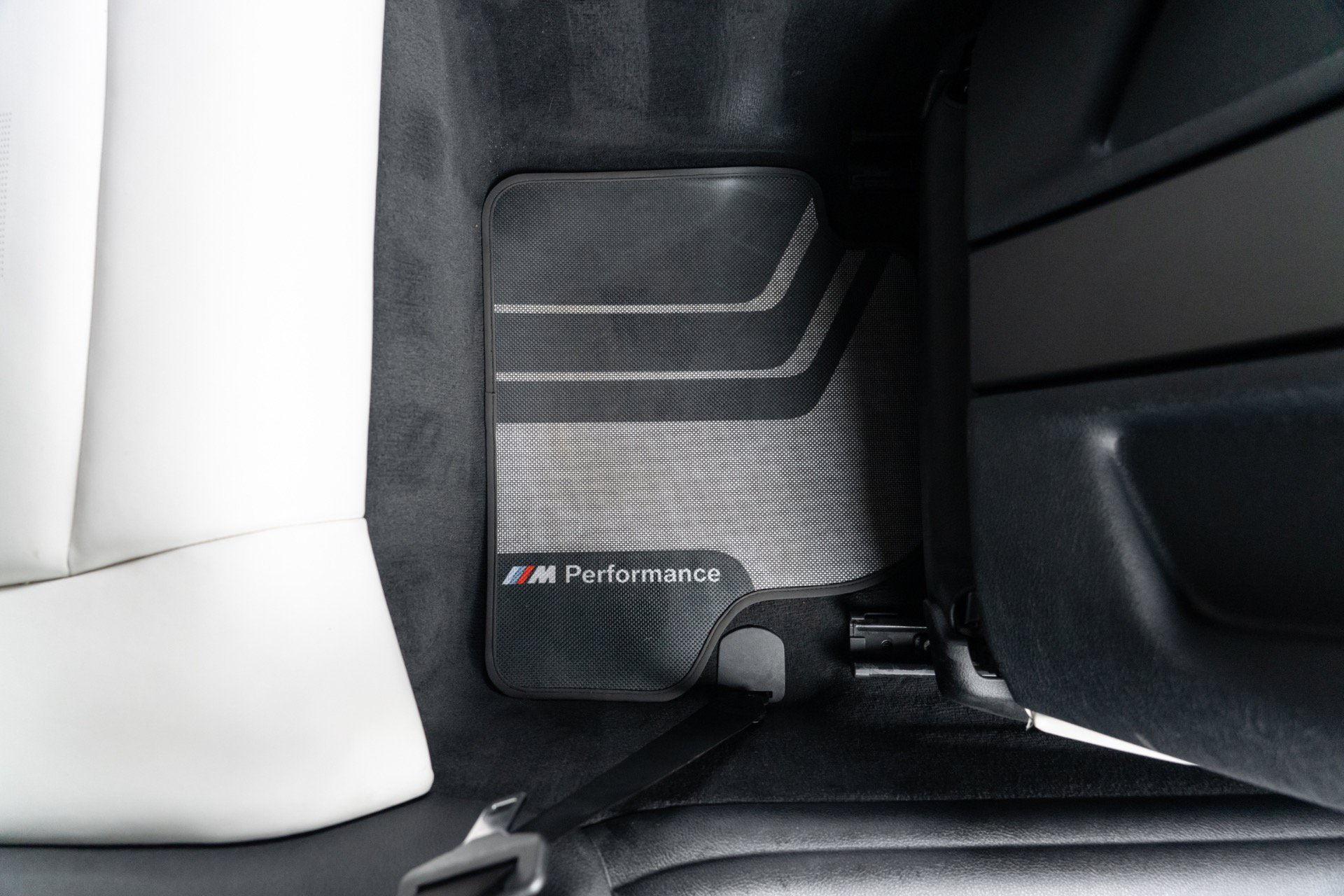 Used 2015 BMW M4 Coupe RWD image 37