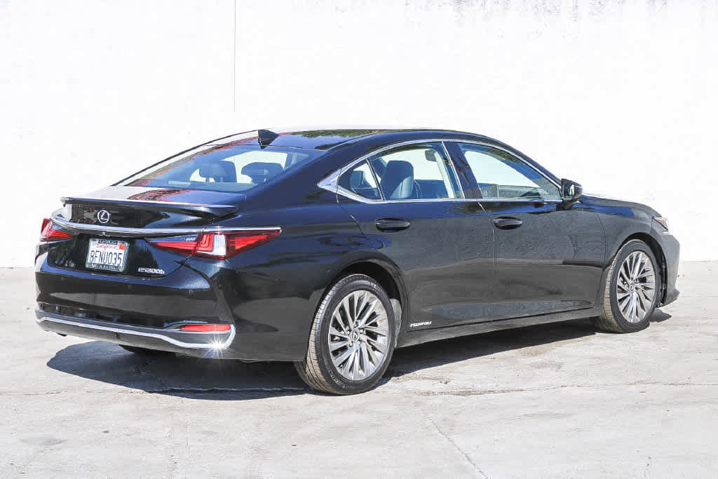 Used 2019 Lexus ES 300h w/ Accessory Package 2 FWD image 6