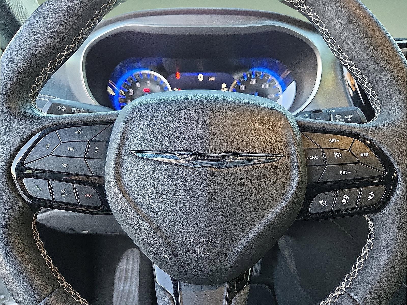 Used 2022 Chrysler Pacifica Touring image 24