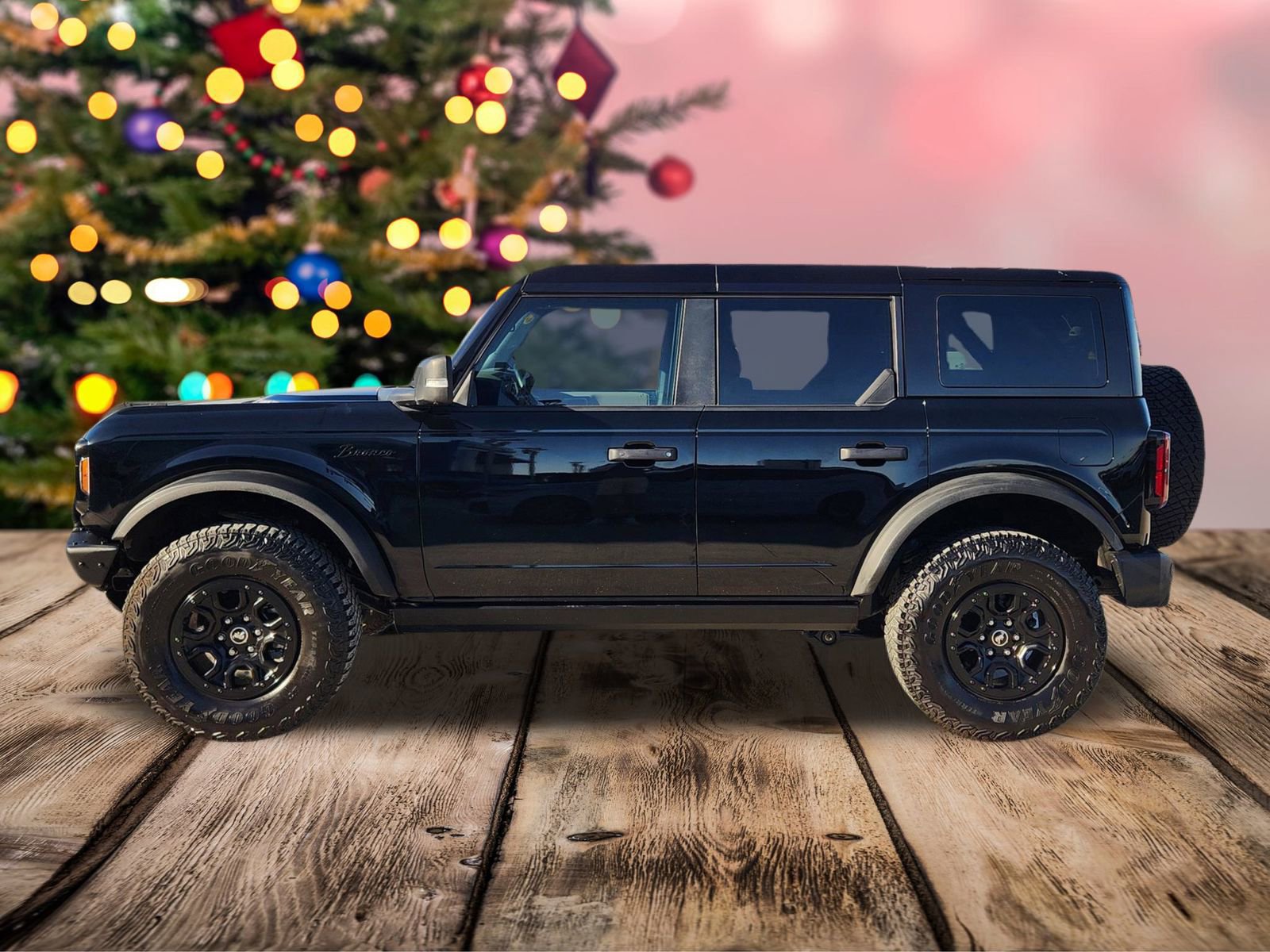 Used 2024 Ford Bronco Wildtrak image 3