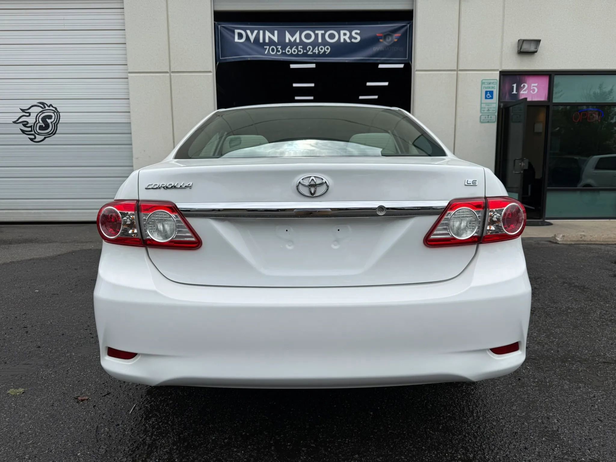Used 2013 Toyota Corolla LE FWD image 12