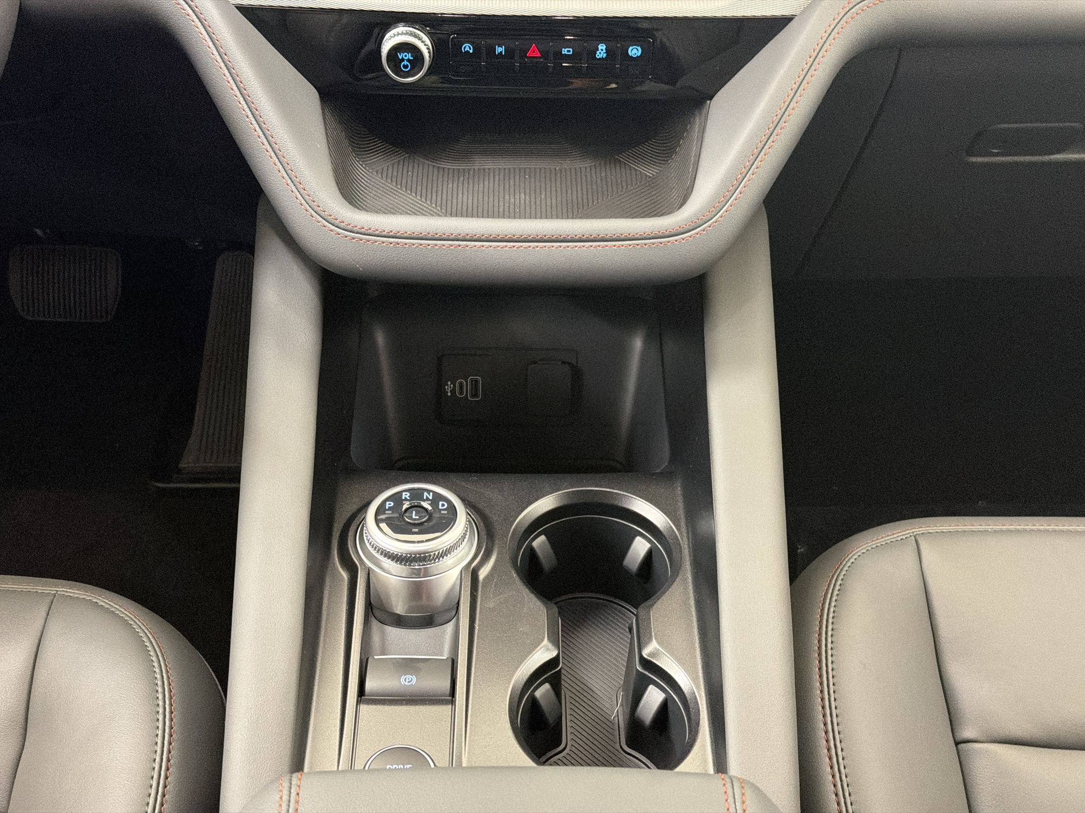 New 2027 Ford Explorer Active w/ Active Comfort Package RWD image 17